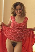 Gorgeous Veronika shows her body in great retro-style pics 